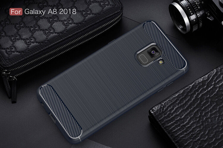 Carcasă din plastic cu textură șlefuită, pentru Samsung Galaxy A8 (2018) - roșu